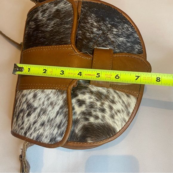 Colombian Carriel Brown and Black Leather Saddle Bag - Picture 9 of 14